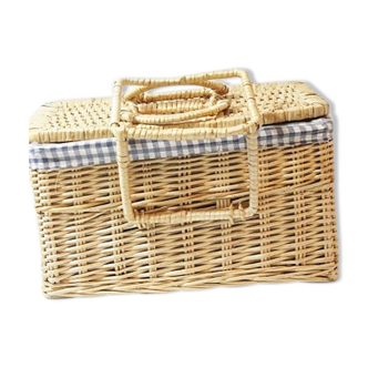 Picnic wicker basket