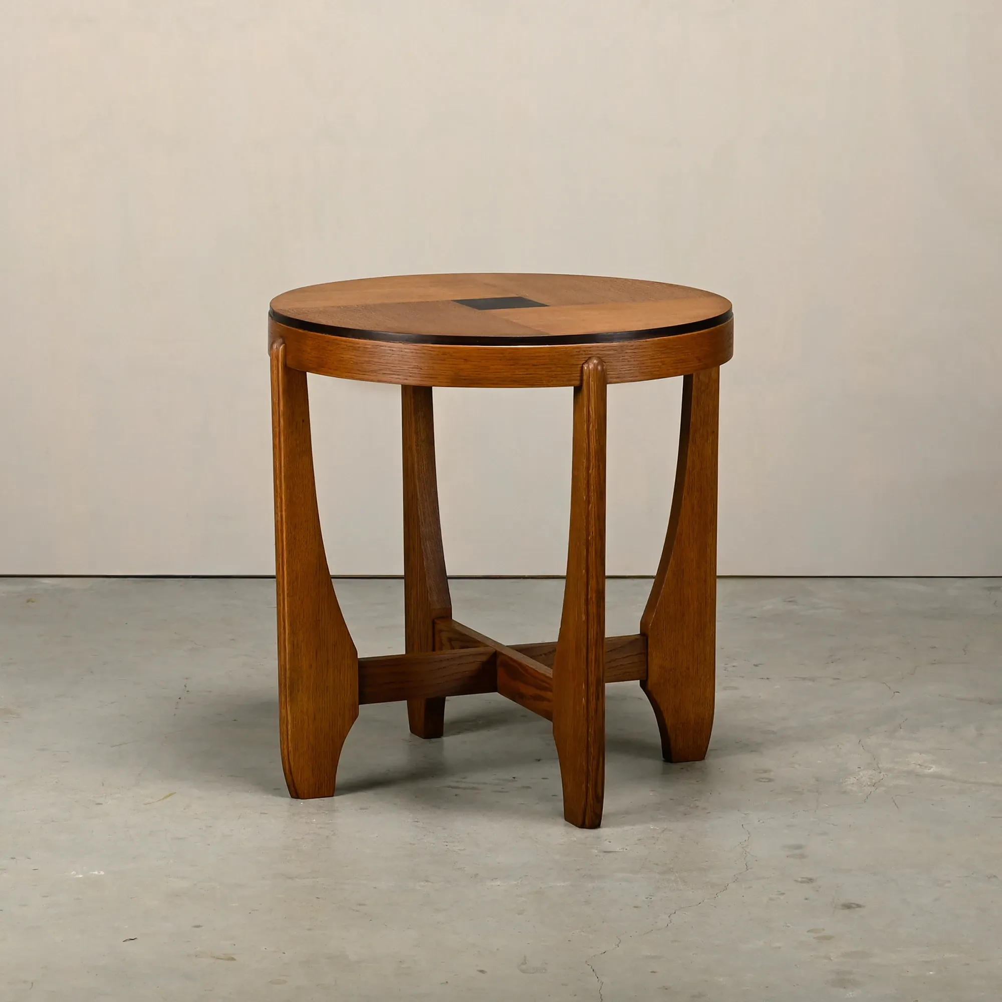 Dutch Art Deco Modernist Amsterdam School side table in Oak