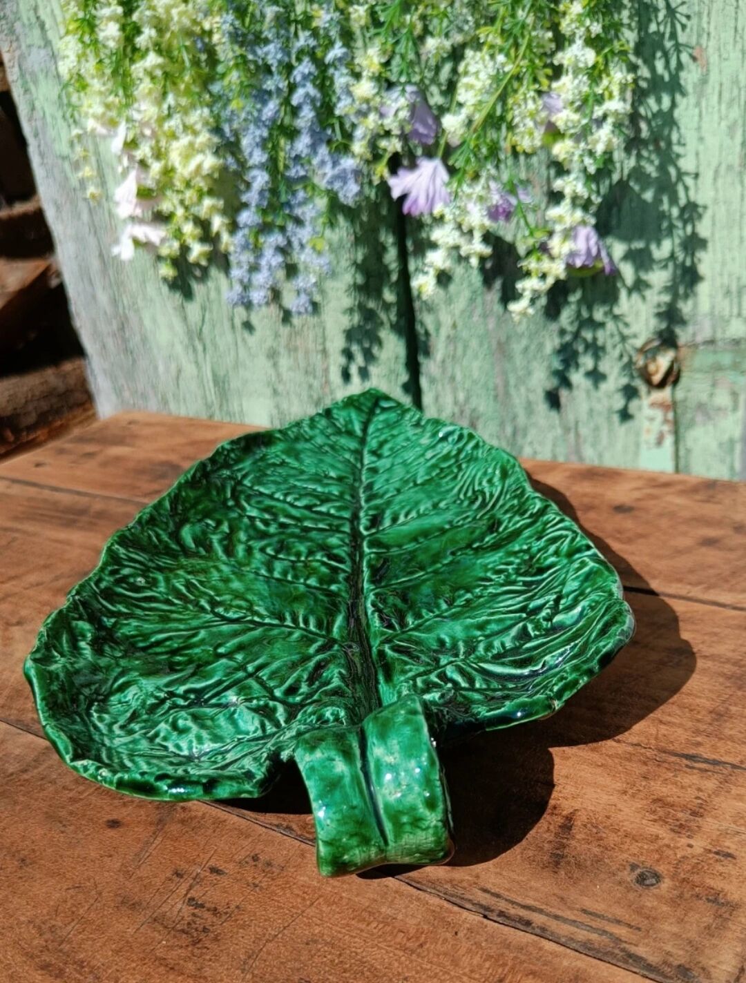 Green leaf slip clay
