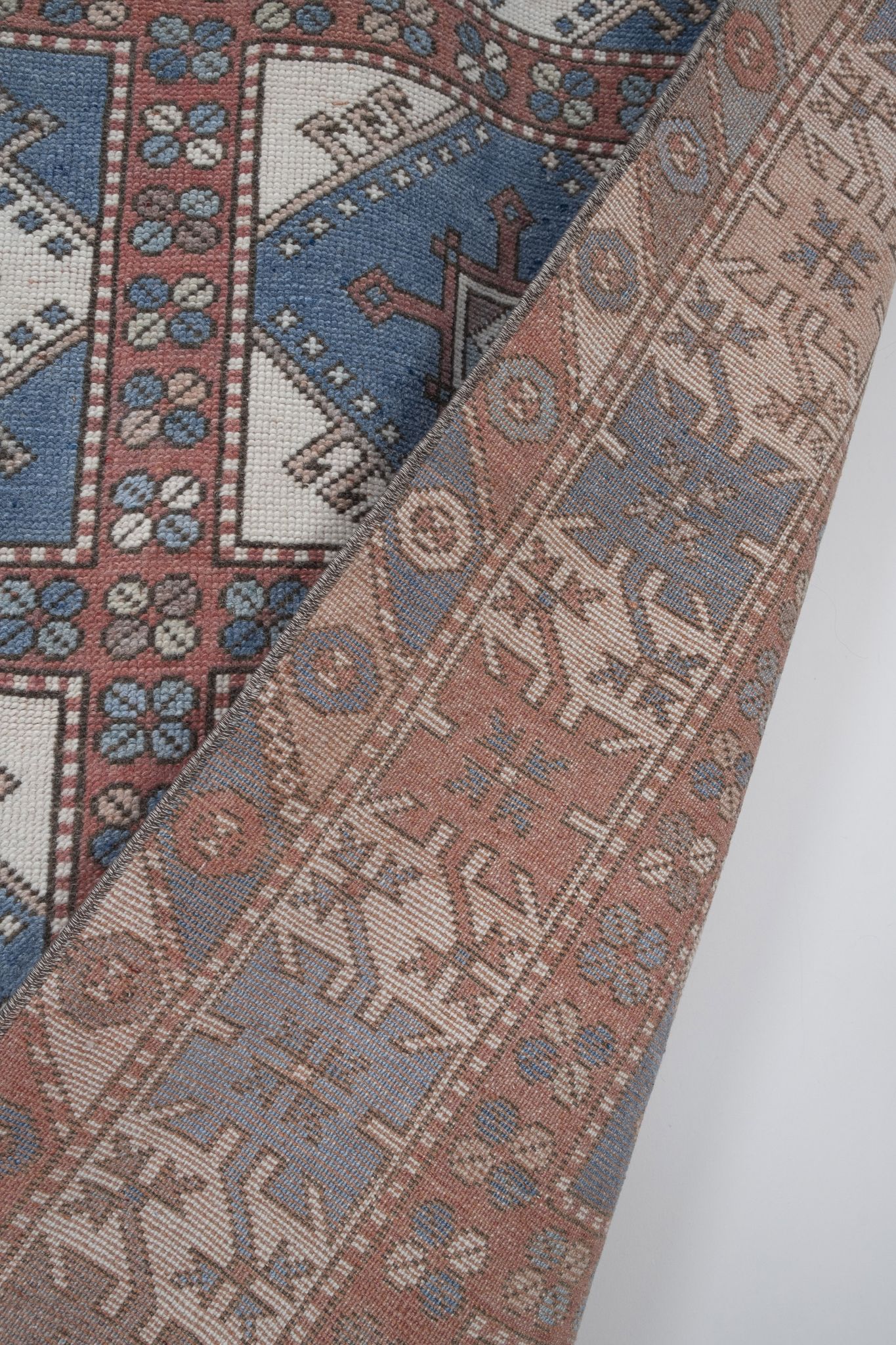 Vintage Turkish Oushak Rug 143 x 213 cm