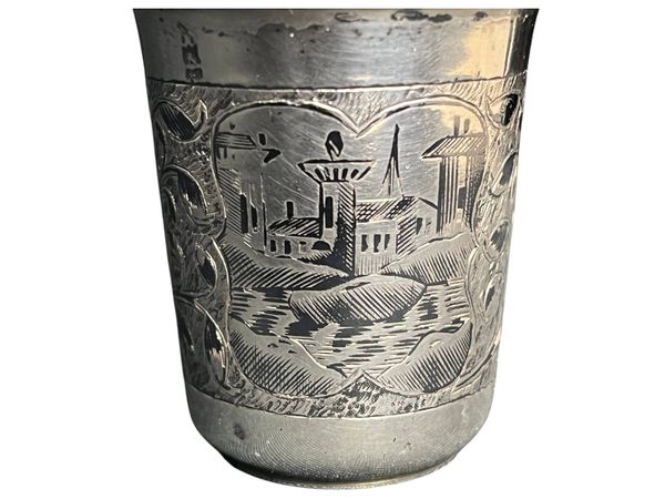 Gobelet à vodka argent russe Moscou décor ciselé XIXème