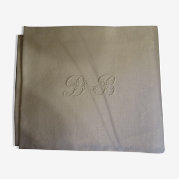 Trio of towels in linen monogrammed db
