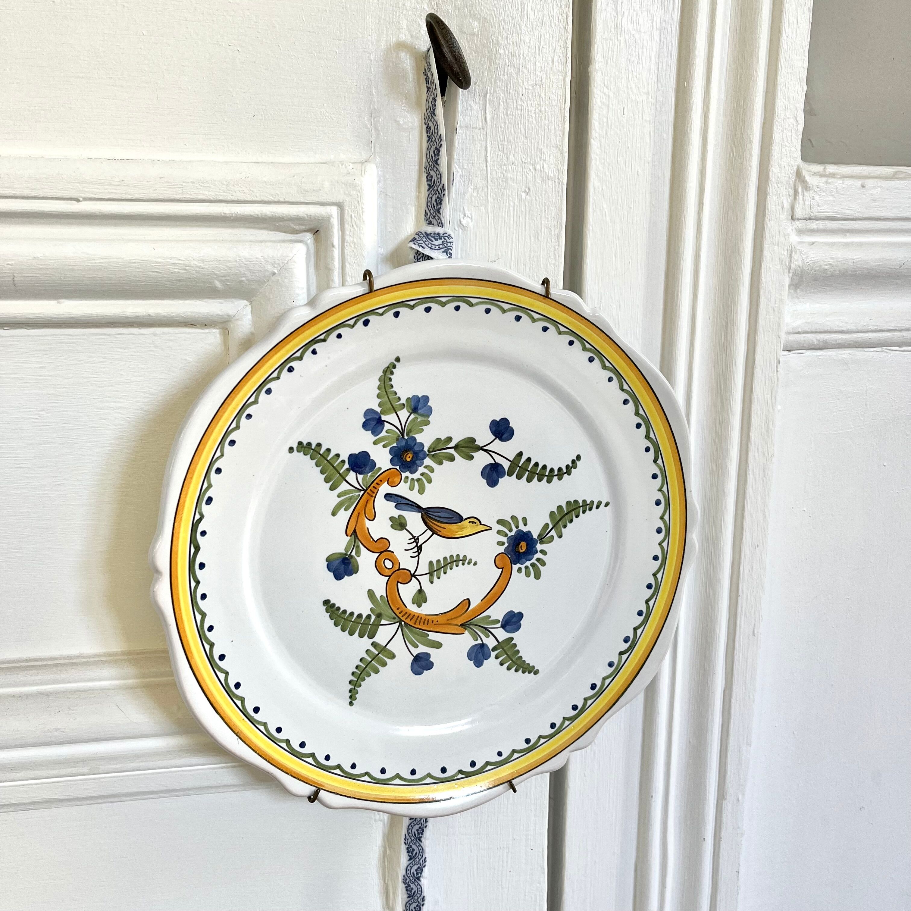 Decorative ceramic plate