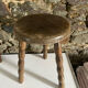 Tabouret en bois tripode