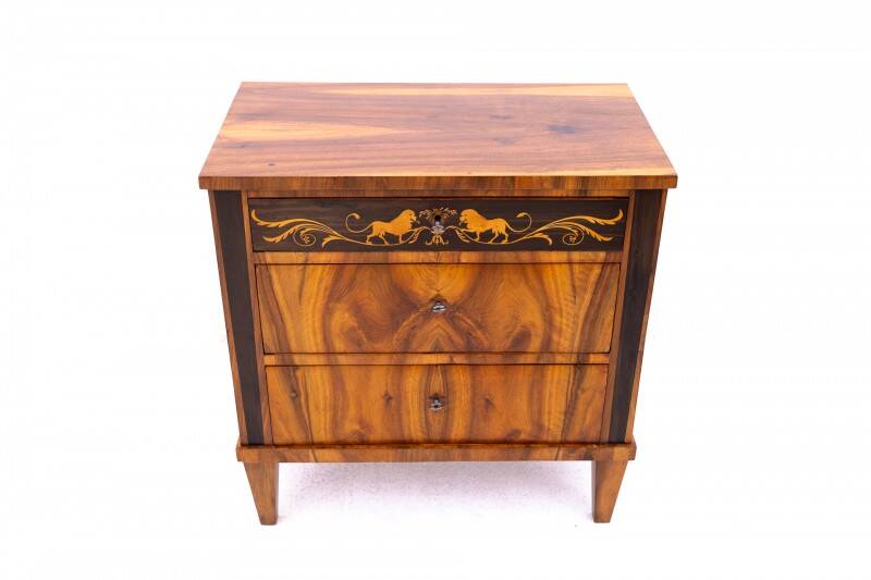 Commode en noyer unique, Allemagne, vers 1890. Après restauration.