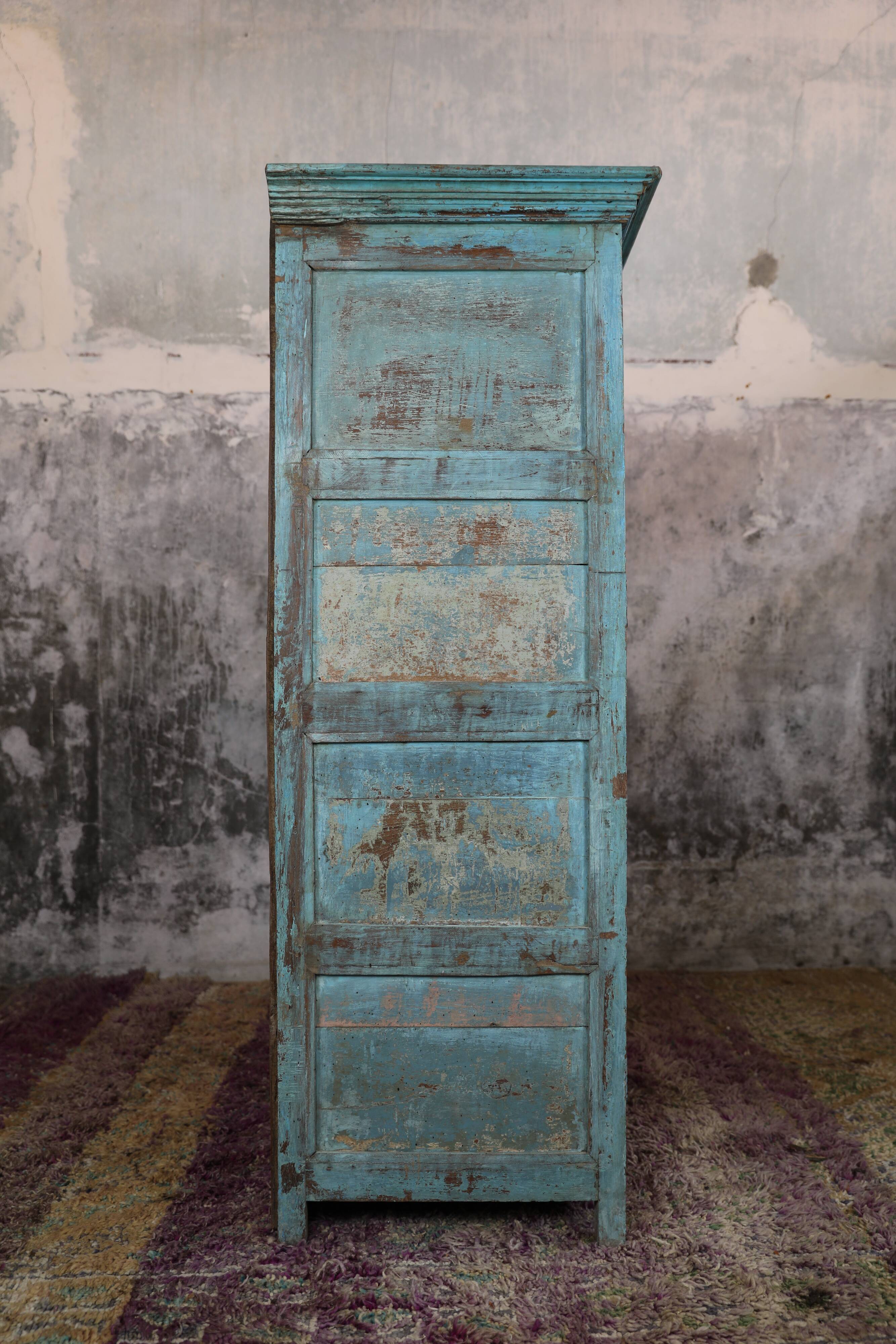 Cabinet 4 solid doors in blue patinated wood