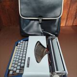 Consul typewriter model Carola