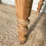 Farmhouse table with turned legs