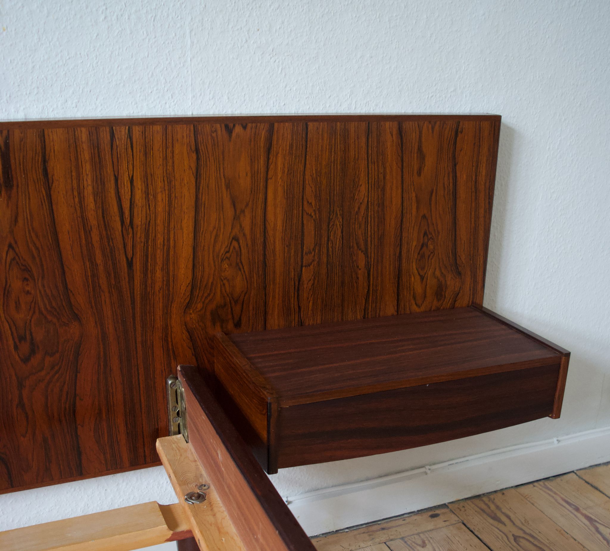 Danish rosewood floating bed from Sannemans Møbelfabrik, 1960s