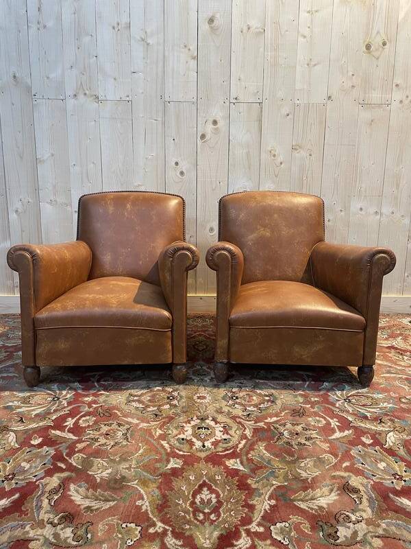Paire de fauteuils Club en imitation cuir