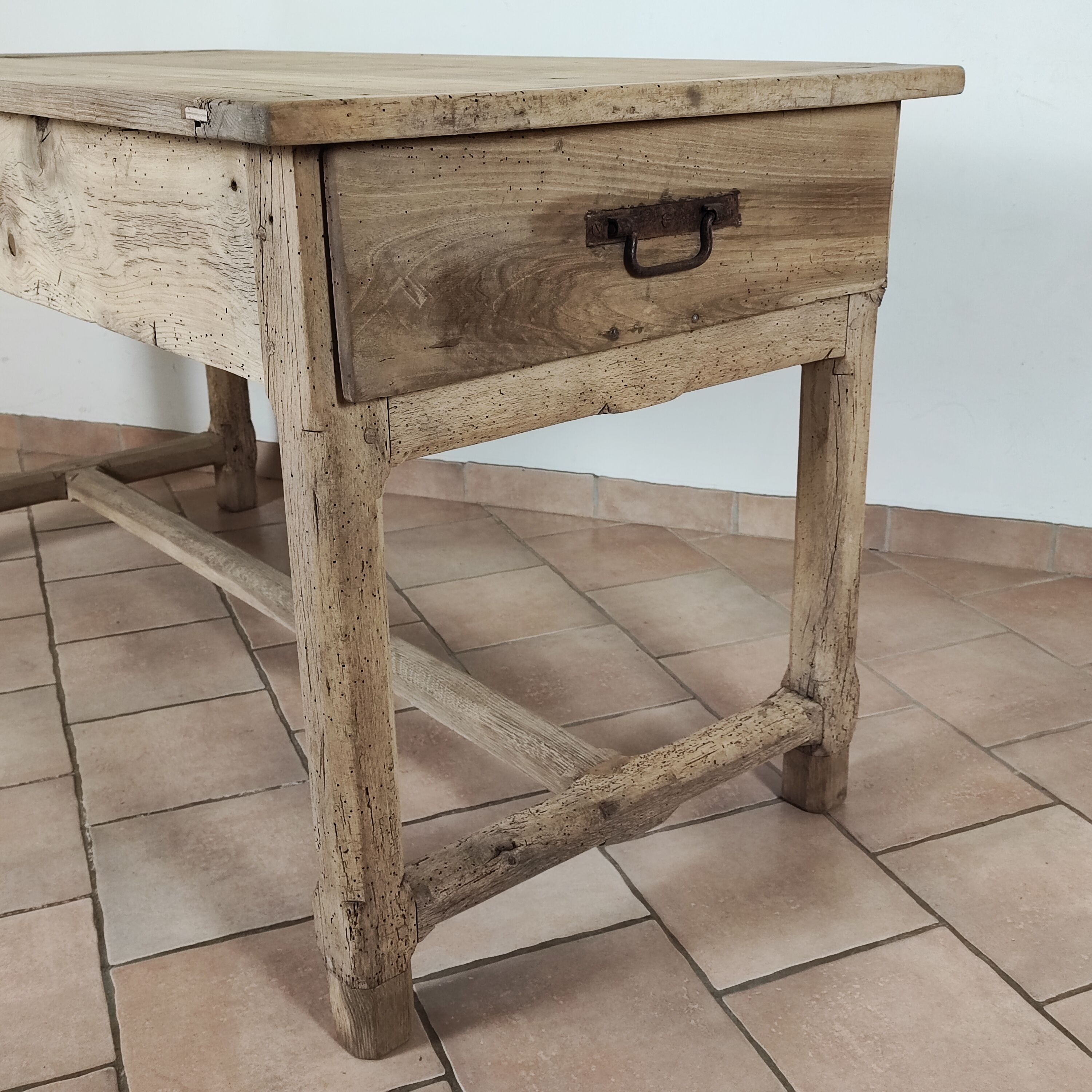 Farmhouse table