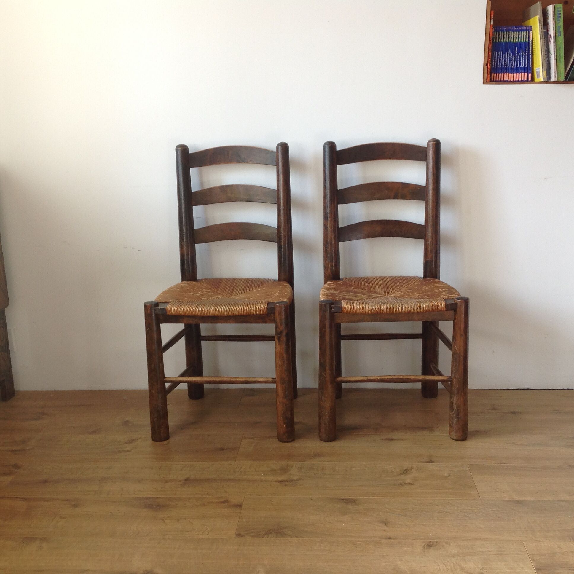 6 rustic chairs mulched brutalist style