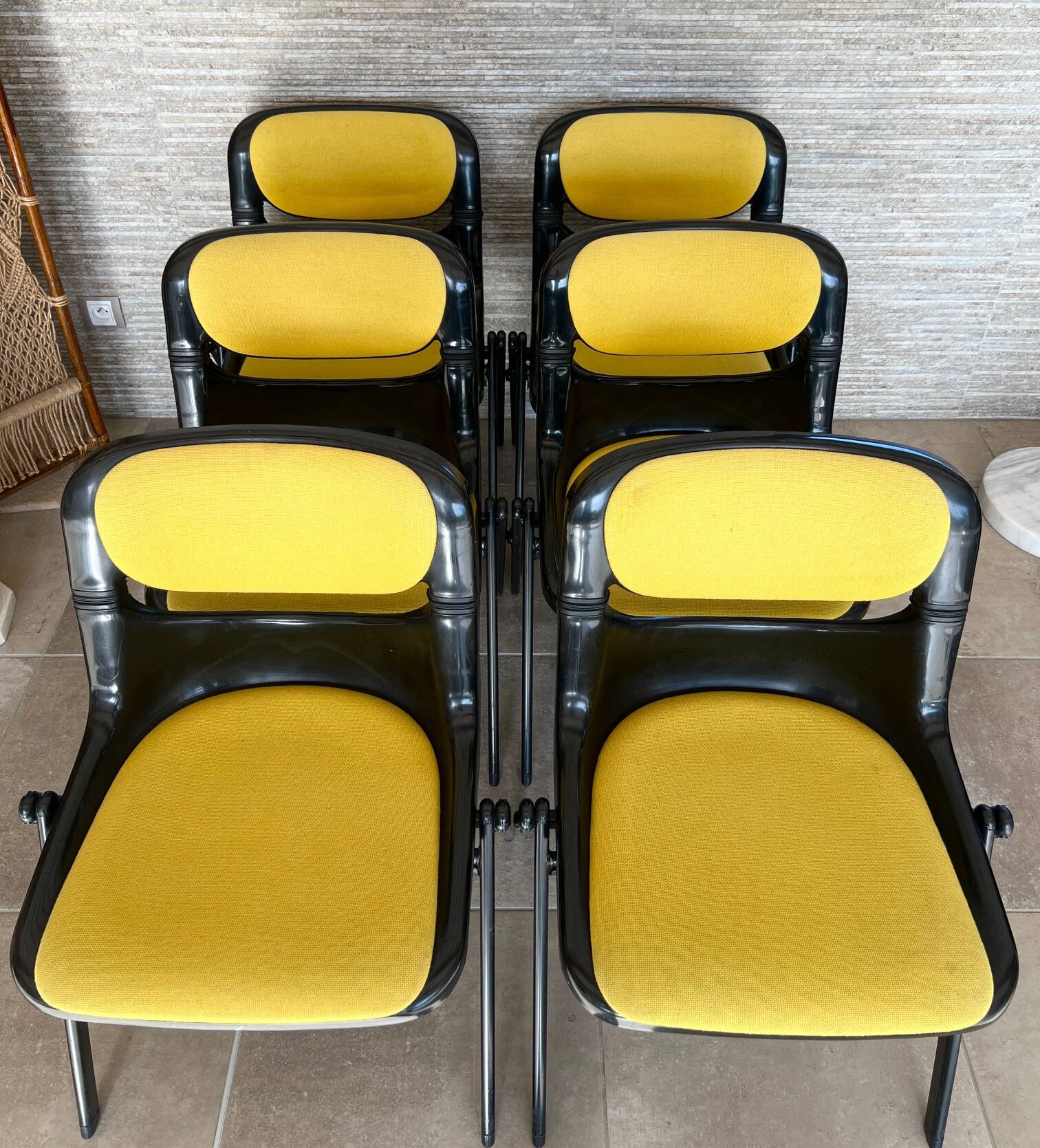 6 back chairs Emilio Ambasz & Giancarlo Peretti, yellow armchair