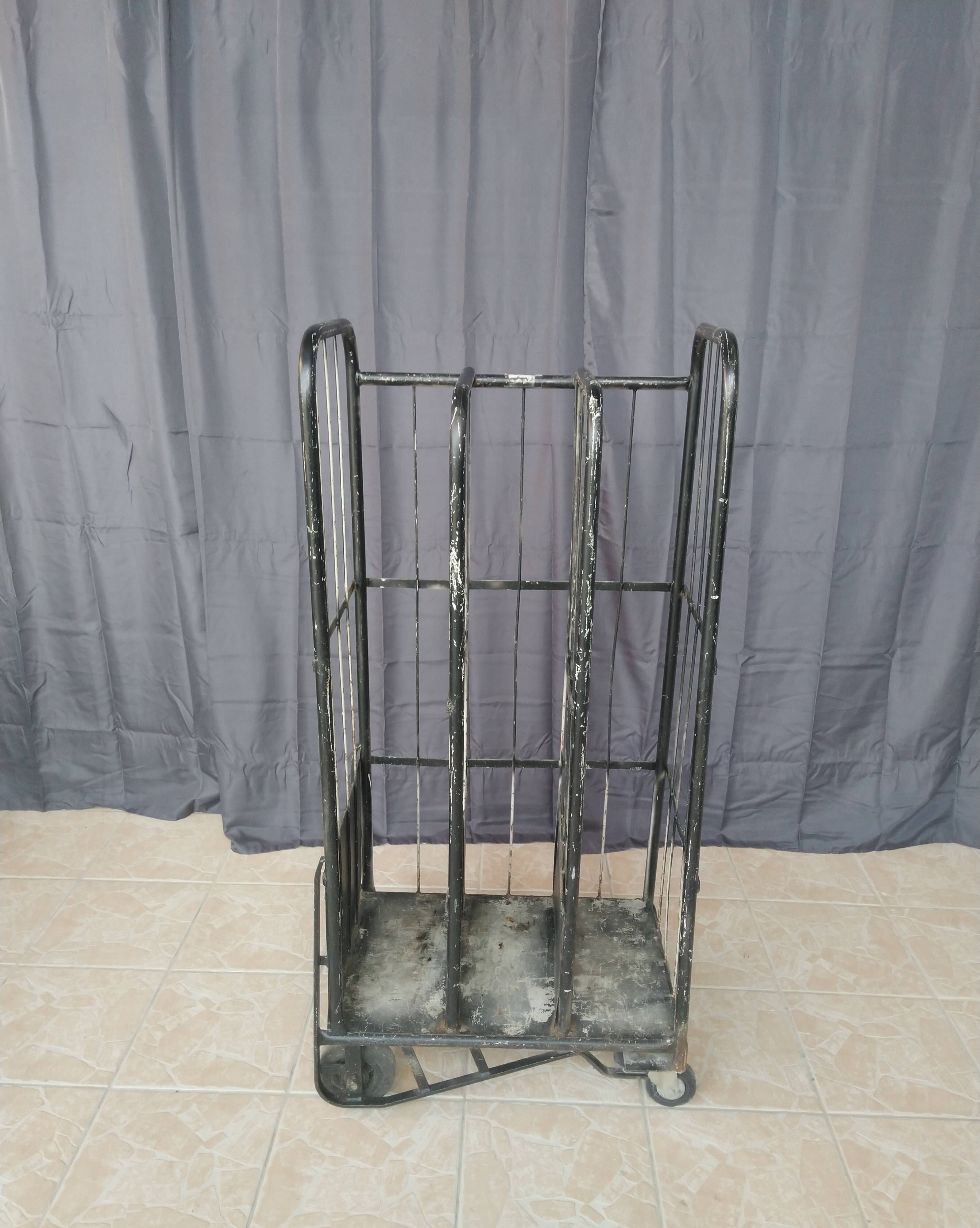 Postal sorting trolley with wheels