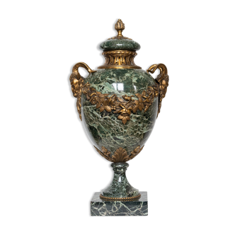 Cassolette, covered vase in green marble, head of rams, LouisXV XIXX