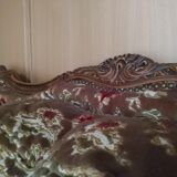 Classic-style velvet sofa