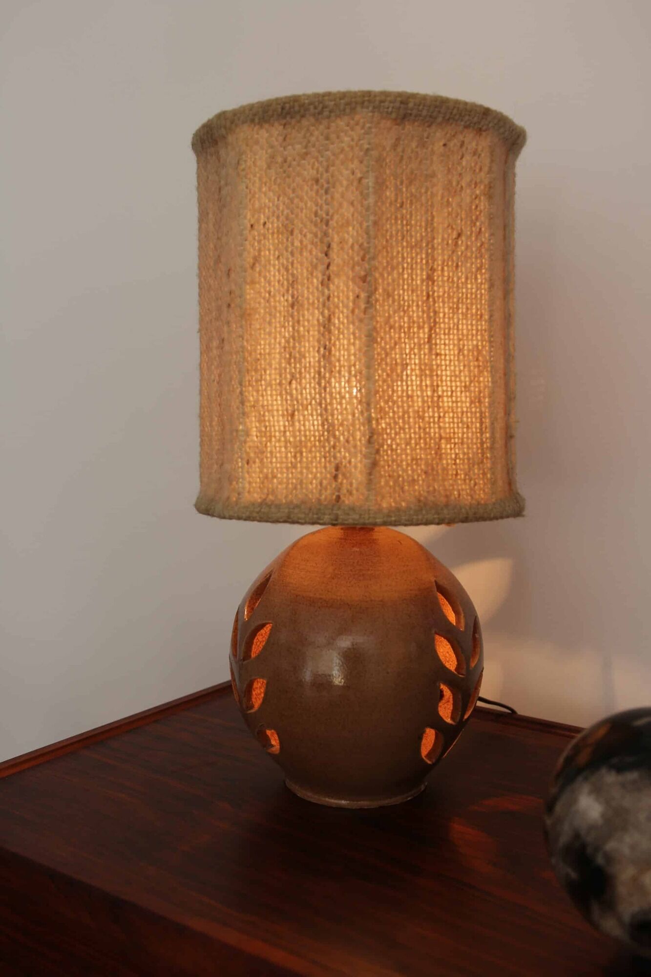 Lattice stoneware lamp
