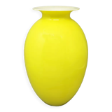 1960s yellow vase by dogi in murano glass. made in italy