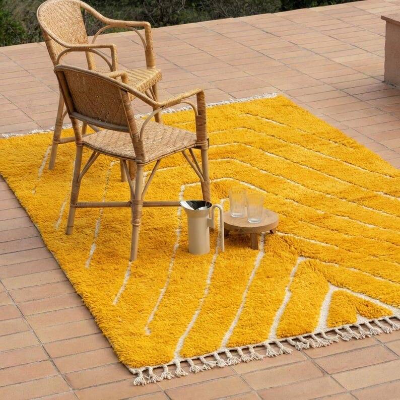 Handmade pure wool rug, size 2/3 m.
