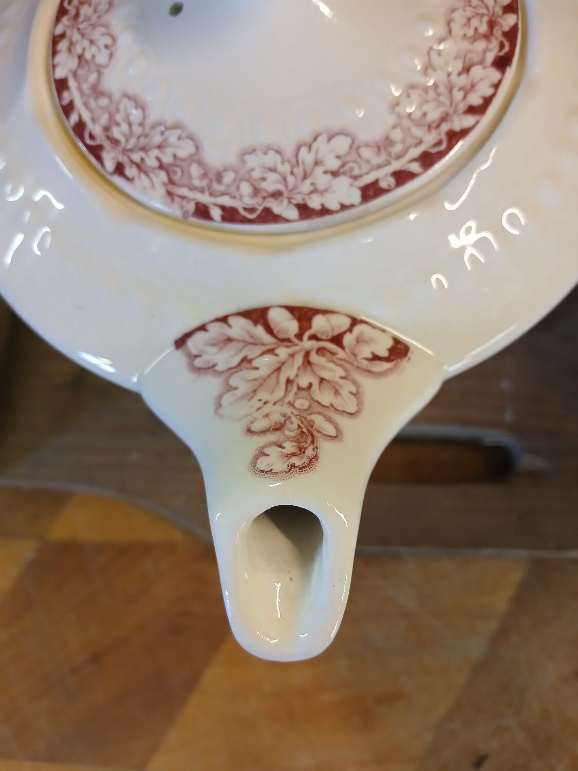Antique coffee pot in Maastricht faience.