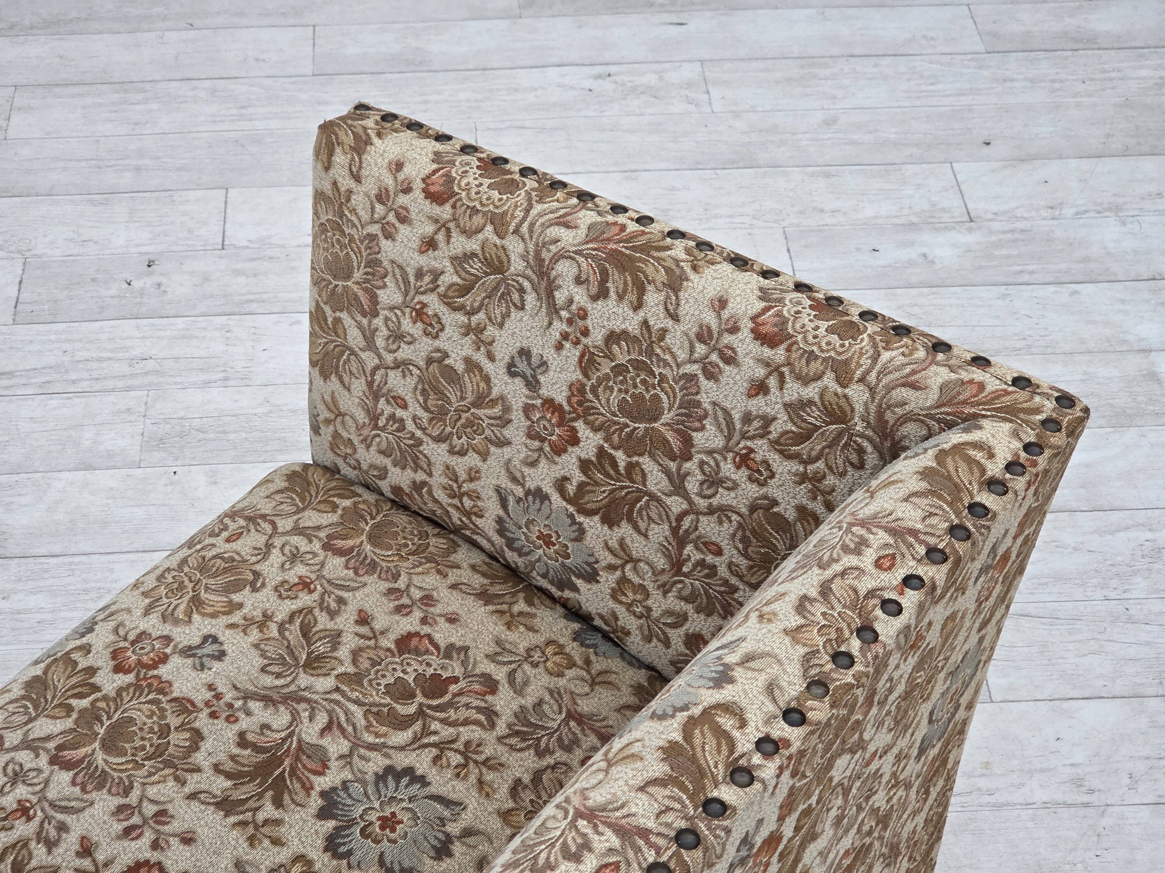 Canapé 2 places danois des années 1950, tissu en beige/marron, bois de chêne.