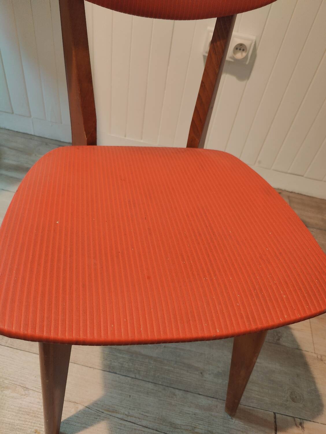 Vintage 50s/60s red chair