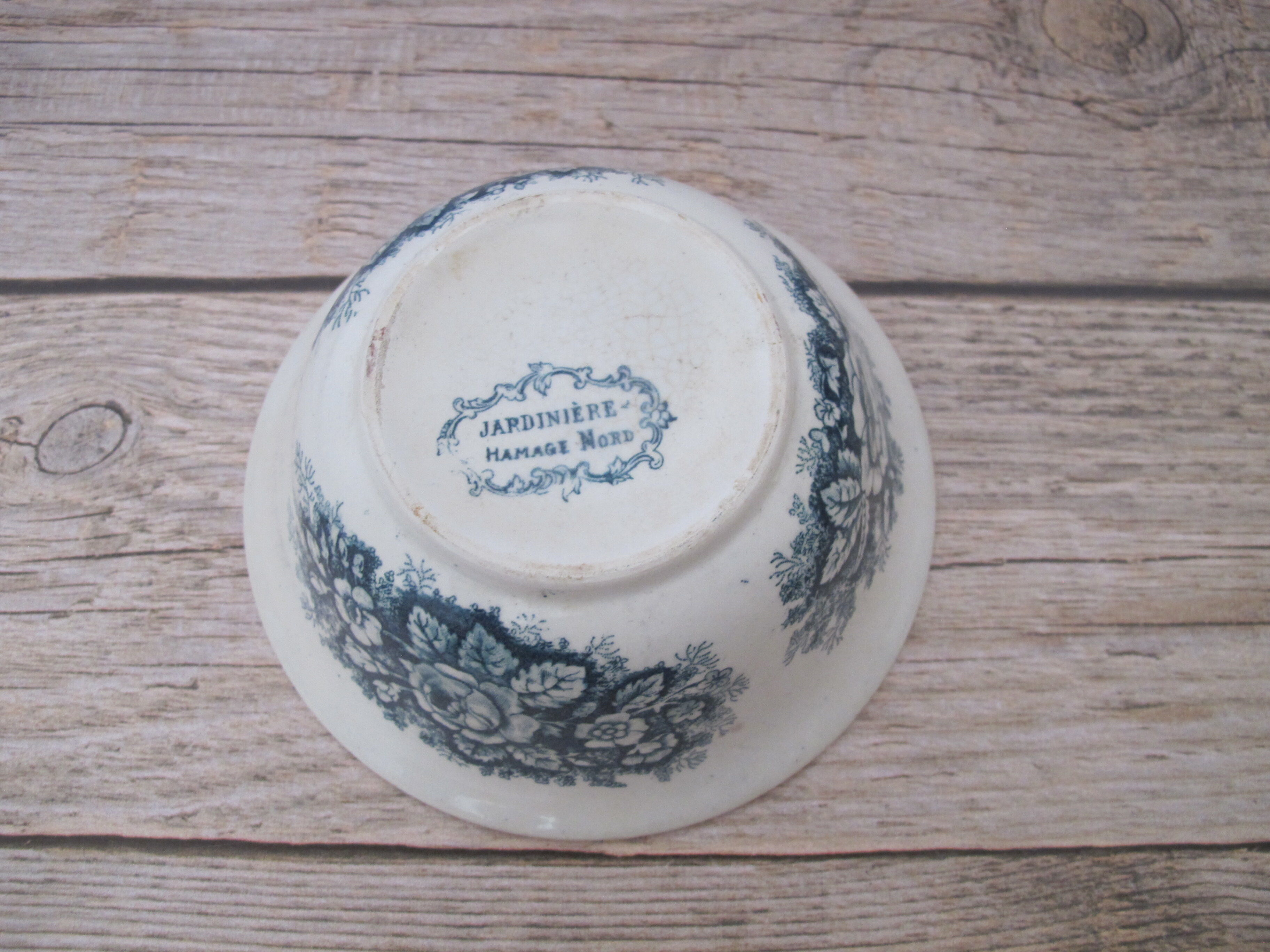 Small cut in iron earth