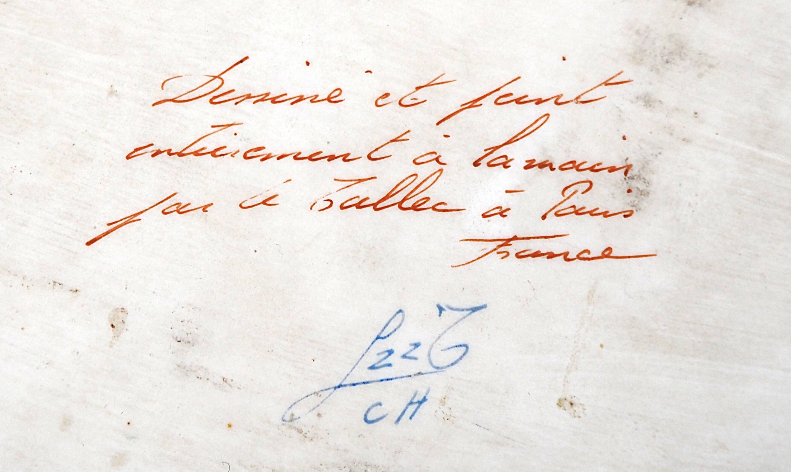 Le Tallec in Paris, porcelain bonbonnière, signed, in excellent condition.