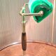 Lampe de bureau ministérielle Churchill en verre vert et laiton