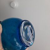 Pichet en verre soufflé bleu