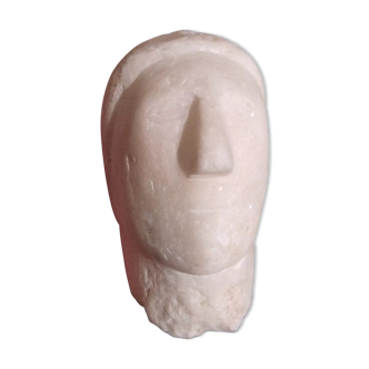 Head carved in alabaster