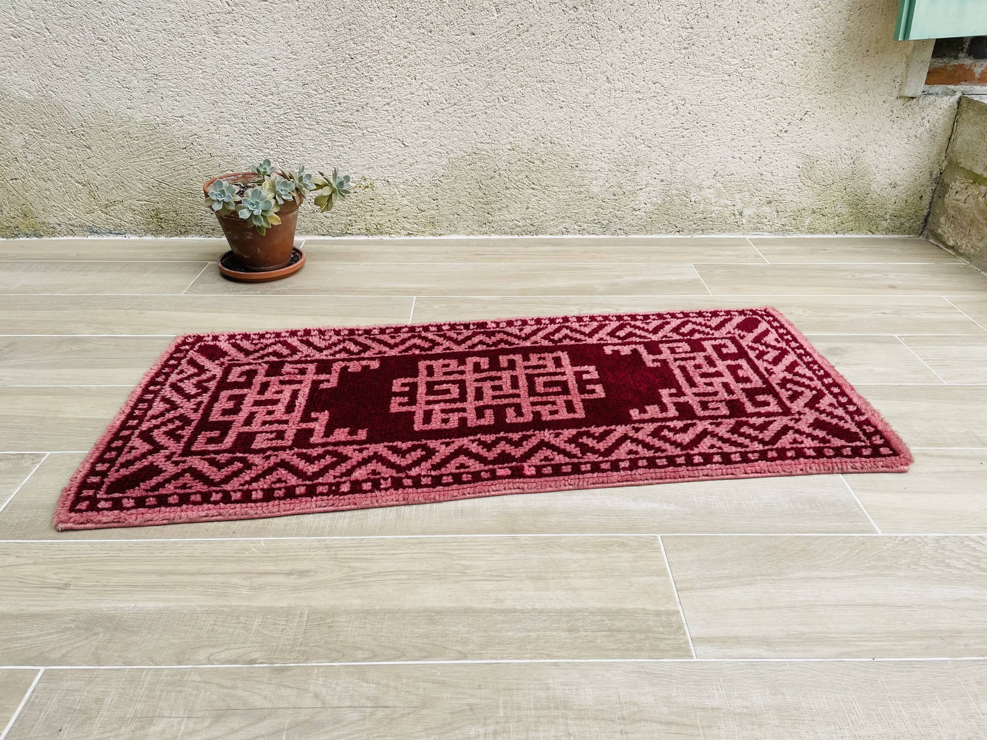 Pure Wool Rug 70s – 126x57cm