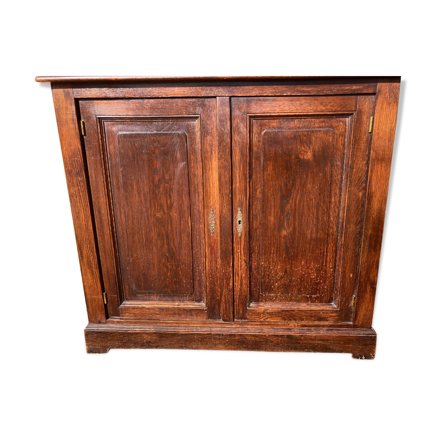 Trade furniture with lockers