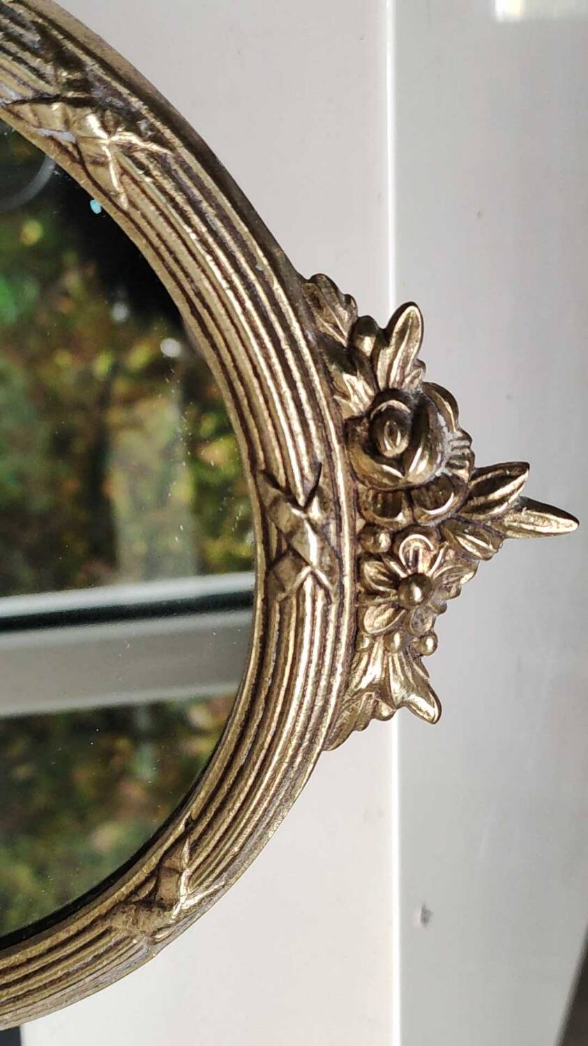 Large round psyche/tilting table mirror, louis xvi/baroque style, in polished patinated brass. 35 x 22 cm