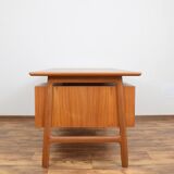 Mid-century danish teak desk model 75 form Omann Jun, 1950s