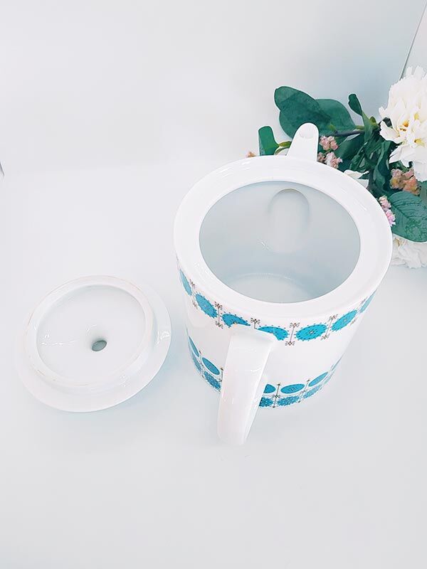 Lot 1 teapot 1 milk pot 2 cups vintage blue