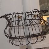 Small basket of rounded wire
