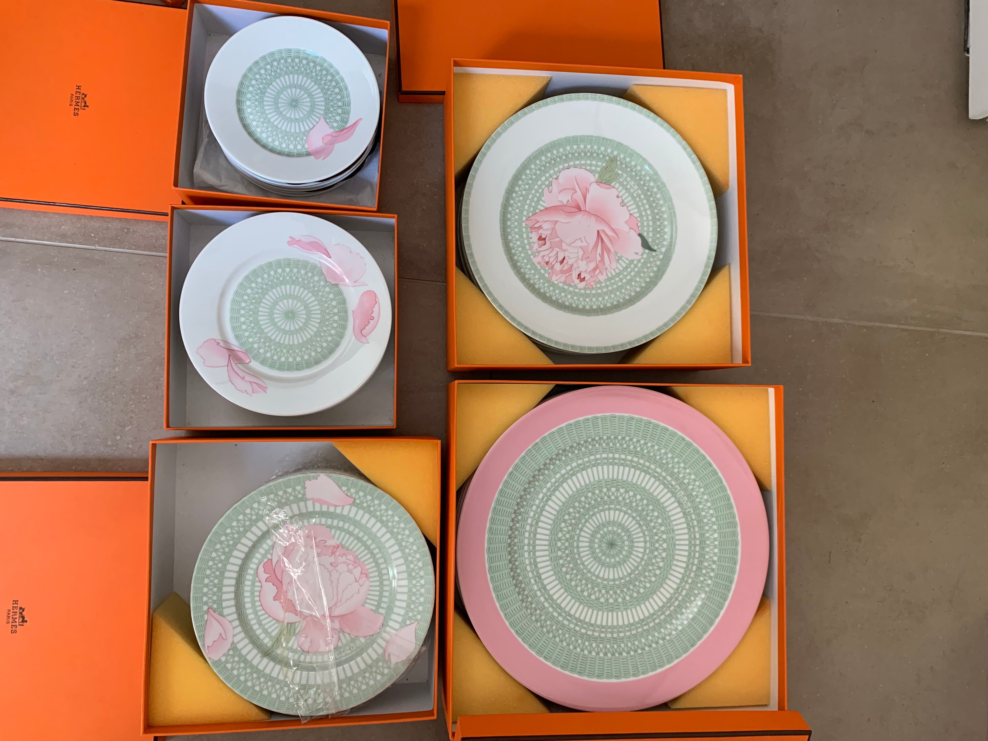 Hermès Service - 30 pieces (5 models/sizes - 6 plates)