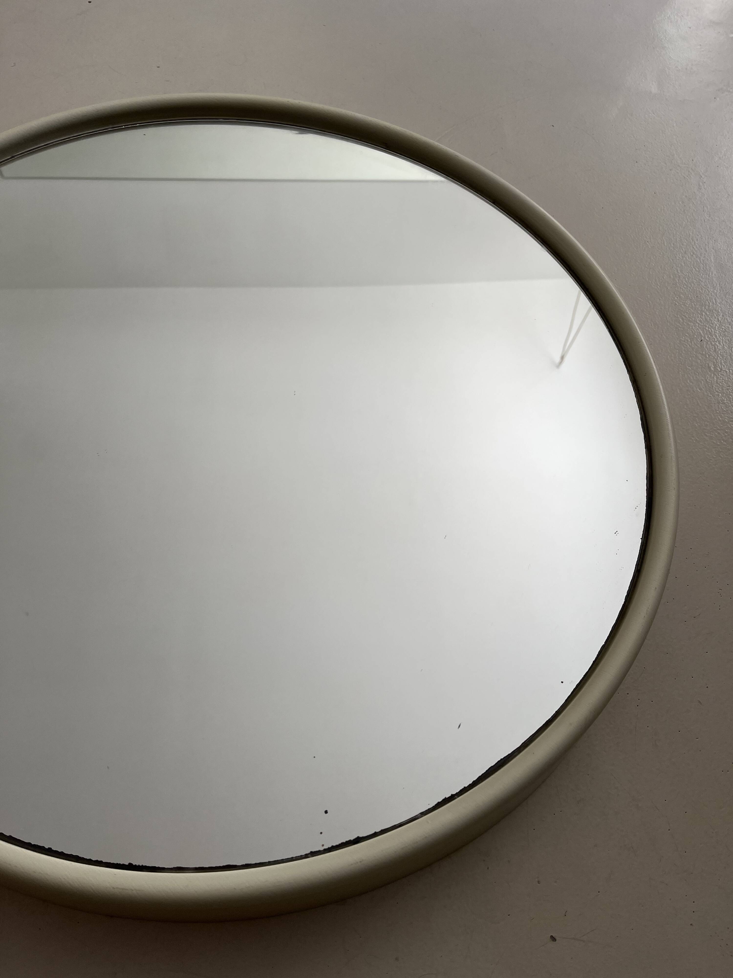 Vintage round mirror from the 70s - cream plastic/resin frame - Ø61cm