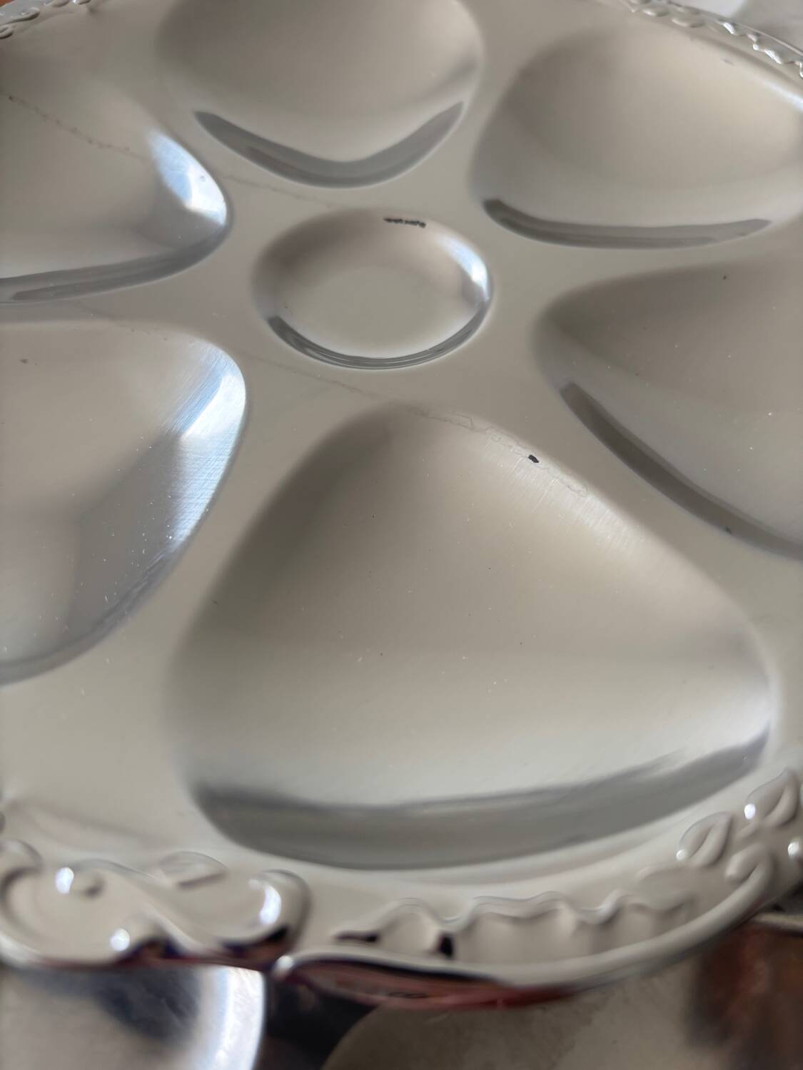 Set of 6 vintage silver plated oyster plates, classic style