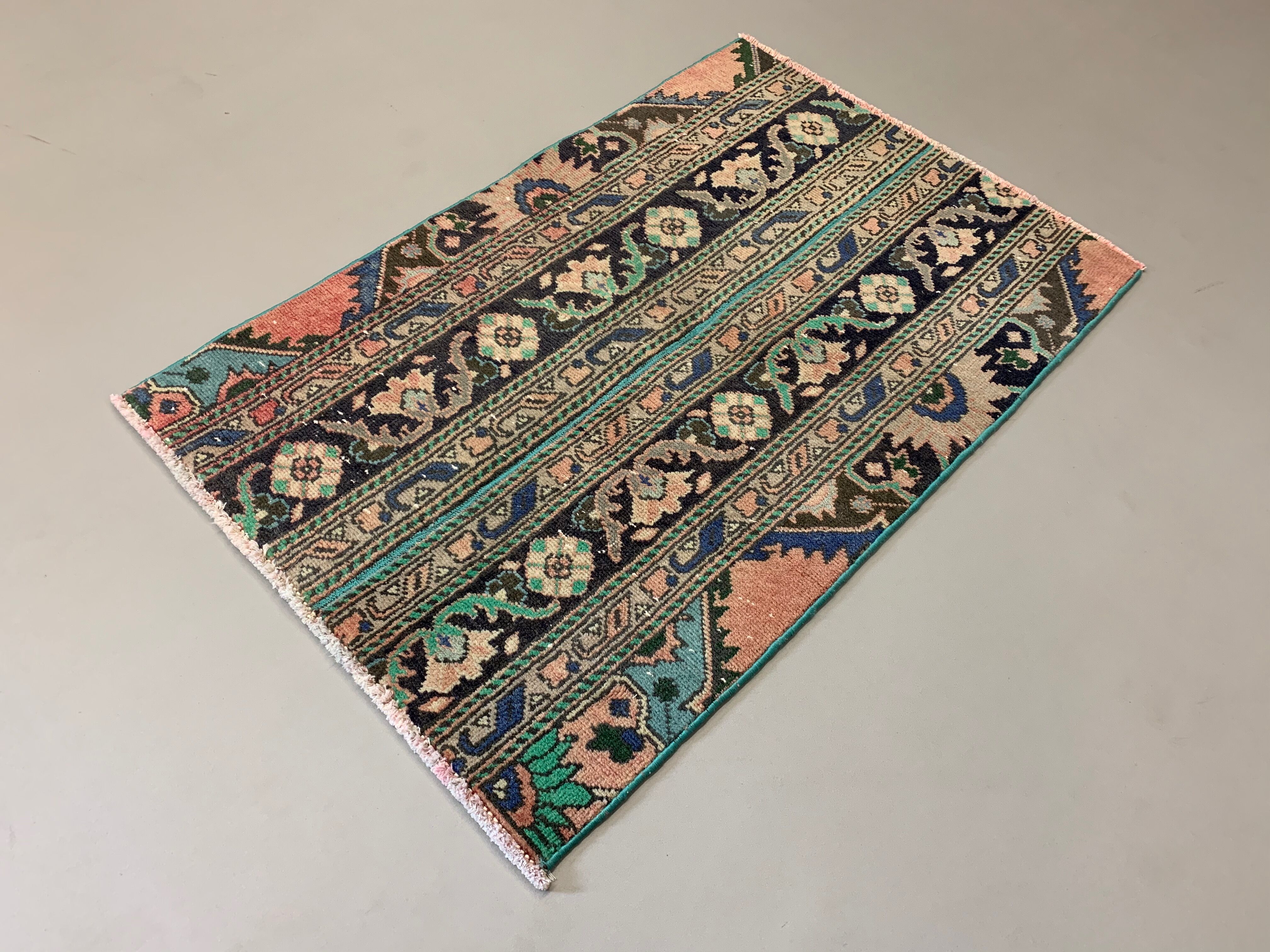 Distressed Turkish Rug 107x69 cm Vintage Shabby, Runner, Green, Brown Small