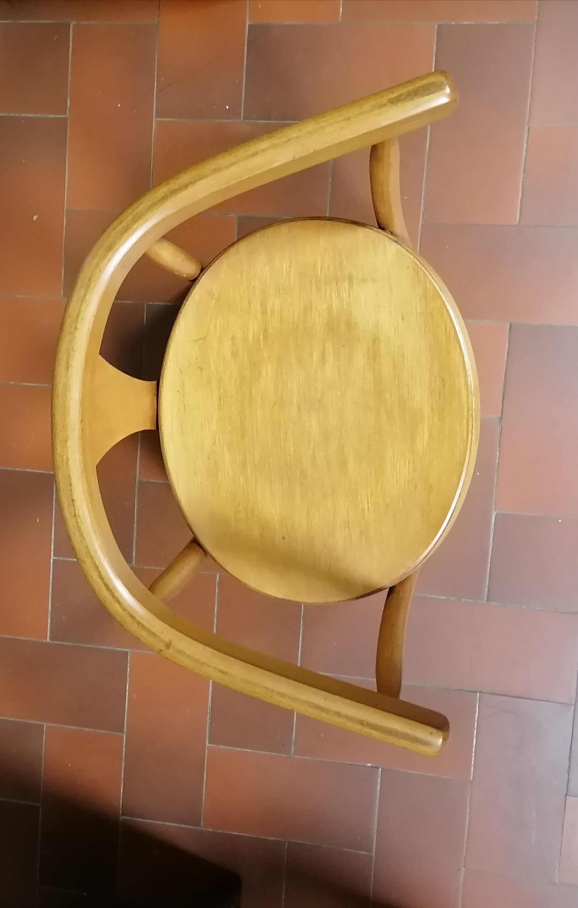 Curved wooden children's chair