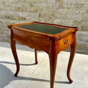 Small flying table in Louis XV style, 20th century.