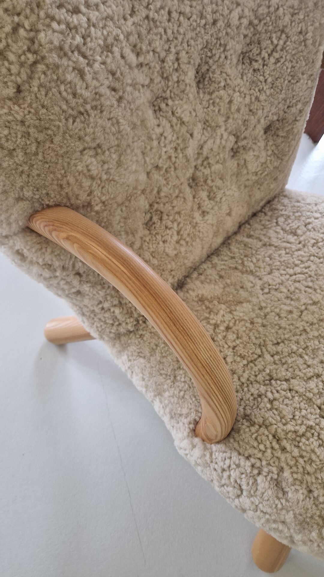 Clam chair