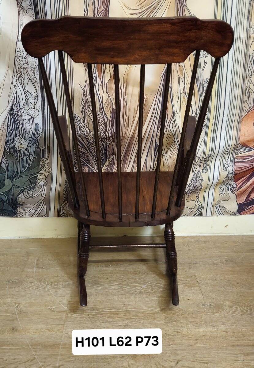 Antique wooden rocking chair – Windsor style – 20th century