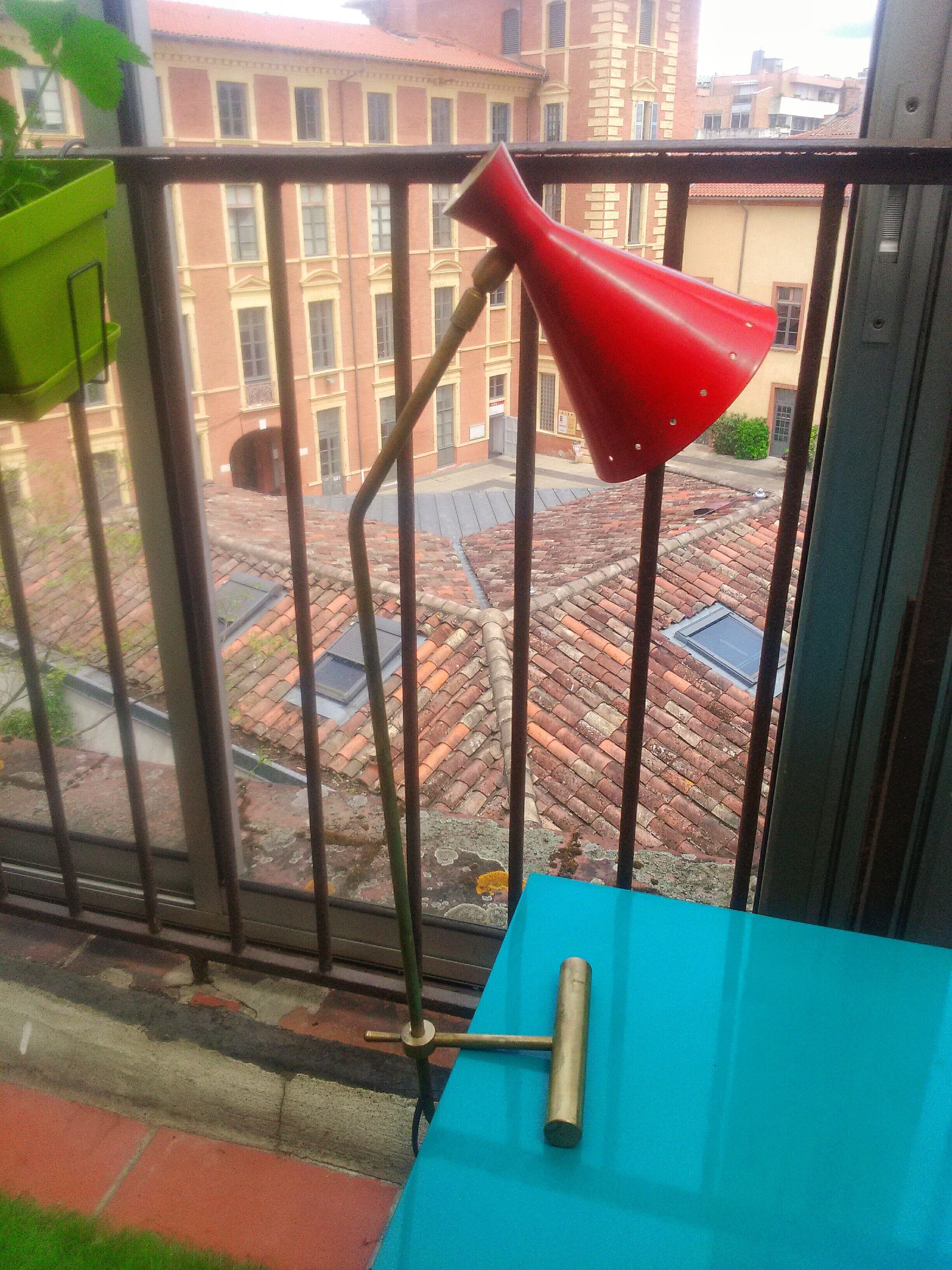 Desk lamp to counterbalance in the style of Italian creations of the 1950s