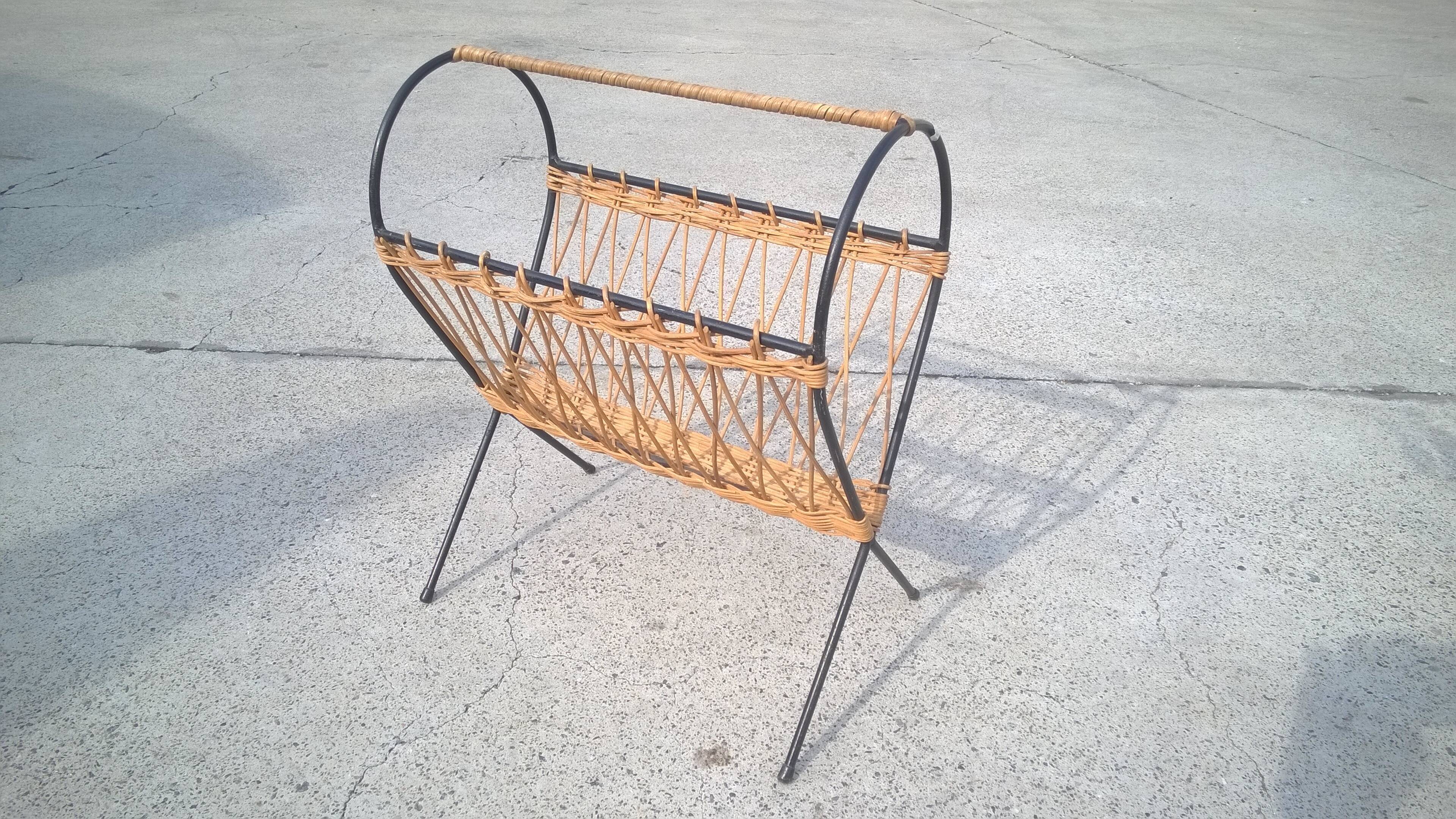 Rattan review holder