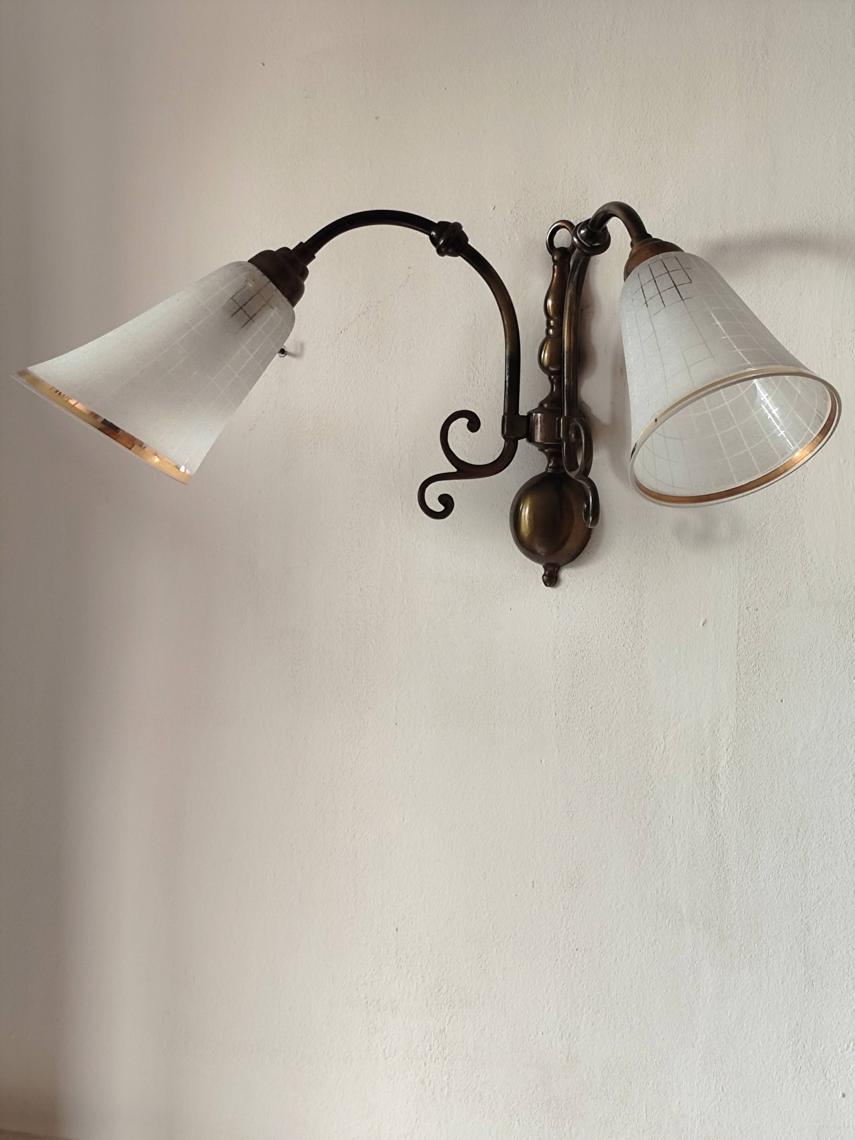 Bronze wall light with 2 lights and 2 granite glass tulips