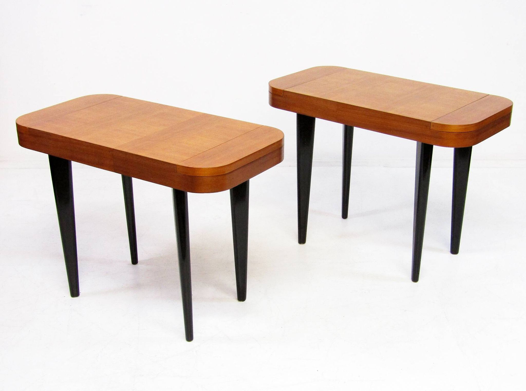 Two Paldao Line Art Deco End Tables By Gilbert Rohde For Herman Miller, C 1940