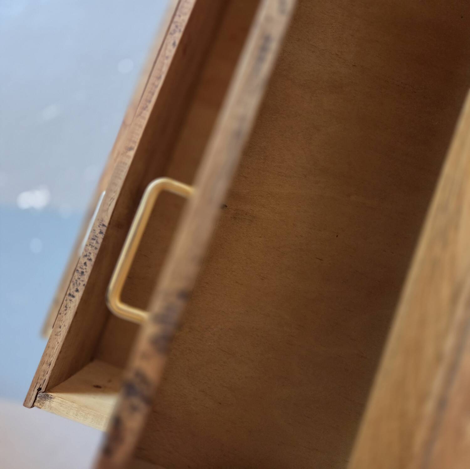 Oak chest of drawers